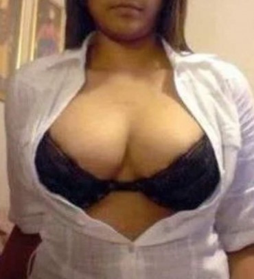 big-indian-boobs-mbwv2yybvkaqliy9wug9kmvsotn4p4r68y66kxzn1i.jpg